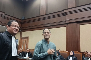 Disambut Tepuk Tangan, Nadiem Makarim Tiba di Ruang Sidang Dakwaan Chromebook