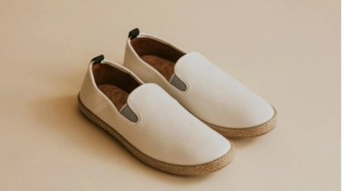 5 Rekomendasi Sepatu Slip On yang Super Ringan untuk Ibu Hamil, Nyaman Dipakai Seharian