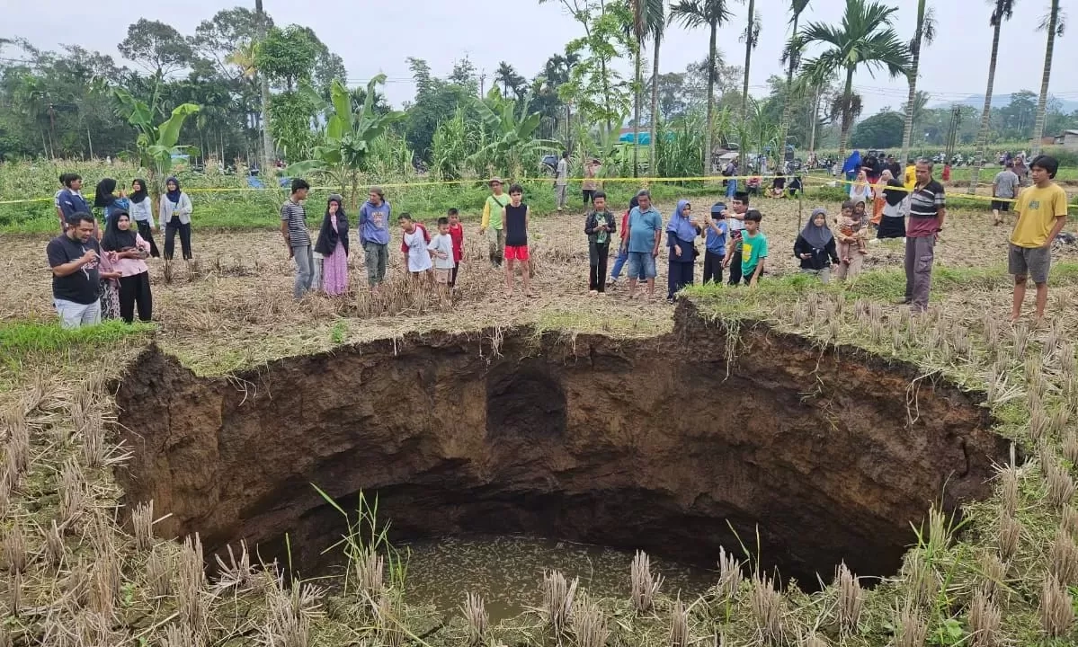 Fenomena Sinkhole di Kabupaten Lima Puluh Kota Gegerkan Warga, Peneliti BRIN Ingatkan Warga untuk Berhati-Hati