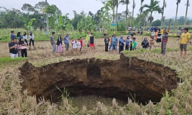 Fenomena Sinkhole di Kabupaten Lima Puluh Kota Gegerkan Warga, Peneliti BRIN Ingatkan Warga untuk Berhati-Hati
