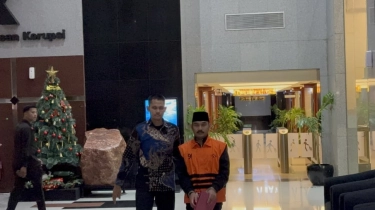 Bupati Bekasi Ade Kuswara Ogah Bicara soal Dugaan Kasih Duit ke Kajari