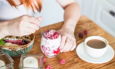 7 Makanan yang Membantu Menurunkan Asam Lambung, Konsumsi Yogurt Efektif  Mengurangi Gas Berlebih Pada Gejala Maag