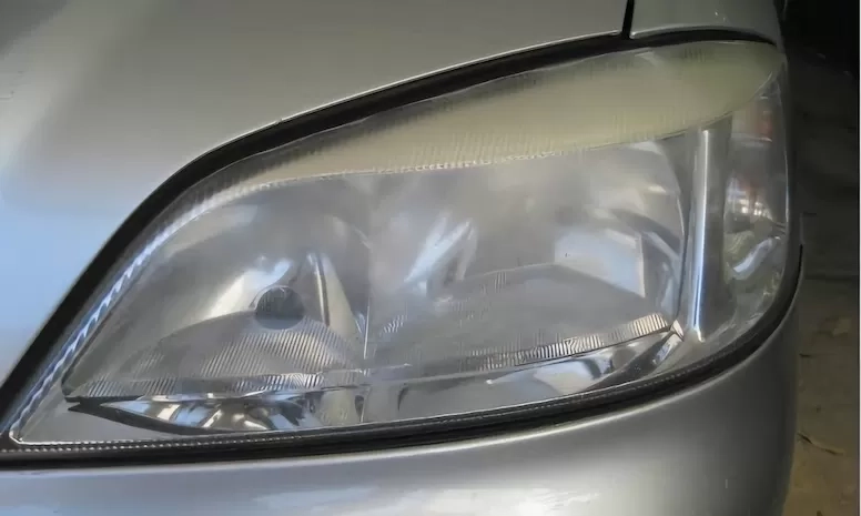 Jangan Sepelekan! Ini 4 Cara Ampuh Mencegah Lampu Mobil Kamu Tergores dan Jadi Kusam