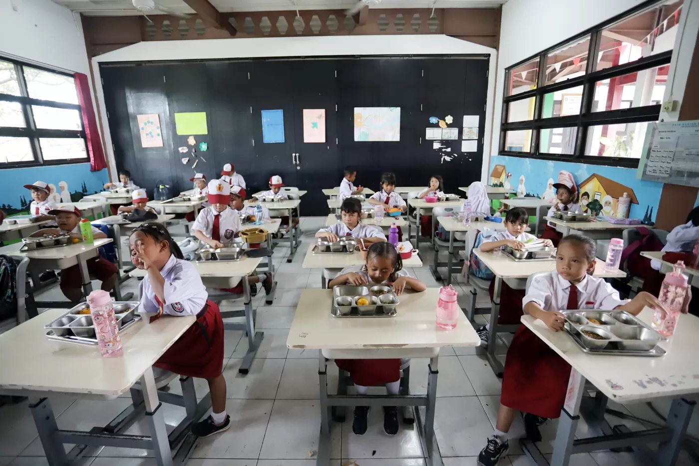 Prabowo Sebut MBG Berhasil 99,99 Persen, Akui Ada Kekurangan tapi Terus Diperbaiki