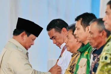 Amran Lapor Prabowo Sudah Copot 192 Pegawai Nakal dalam Setahun