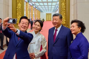 Momen Langka Presiden Korsel dan China Selfie Pakai HP Xiaomi, Begini Hasilnya