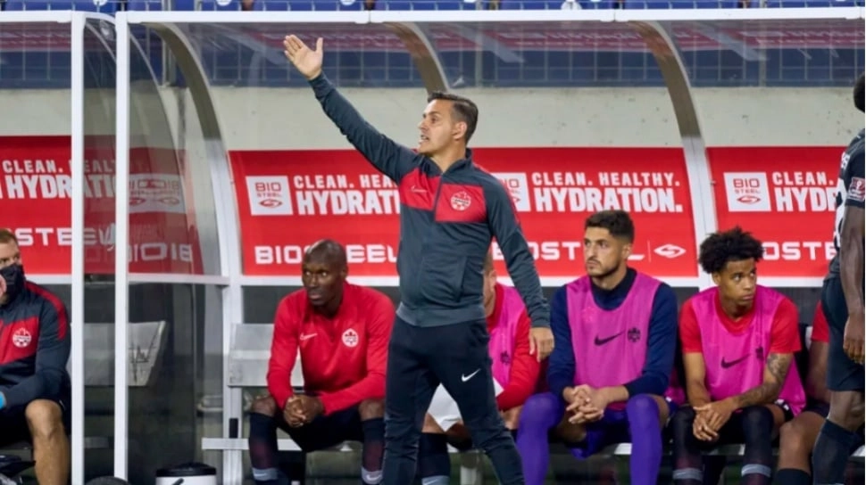 Bukan Pelatih Biasa, Nakhoda Timnas Indonesia John Herdman Punya Gelar Doktor Kehormatan