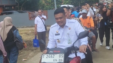 Prabowo Agenda Panen Raya di Karawang, Zulhas dan Bobby Naik Motor
