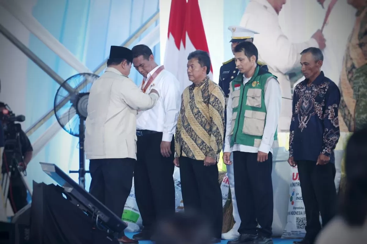 Presiden Apresiasi Mentan Amran dan Petani, Puji Kinerja Swasembada Pangan Tercepat dalam Sejarah Indonesia