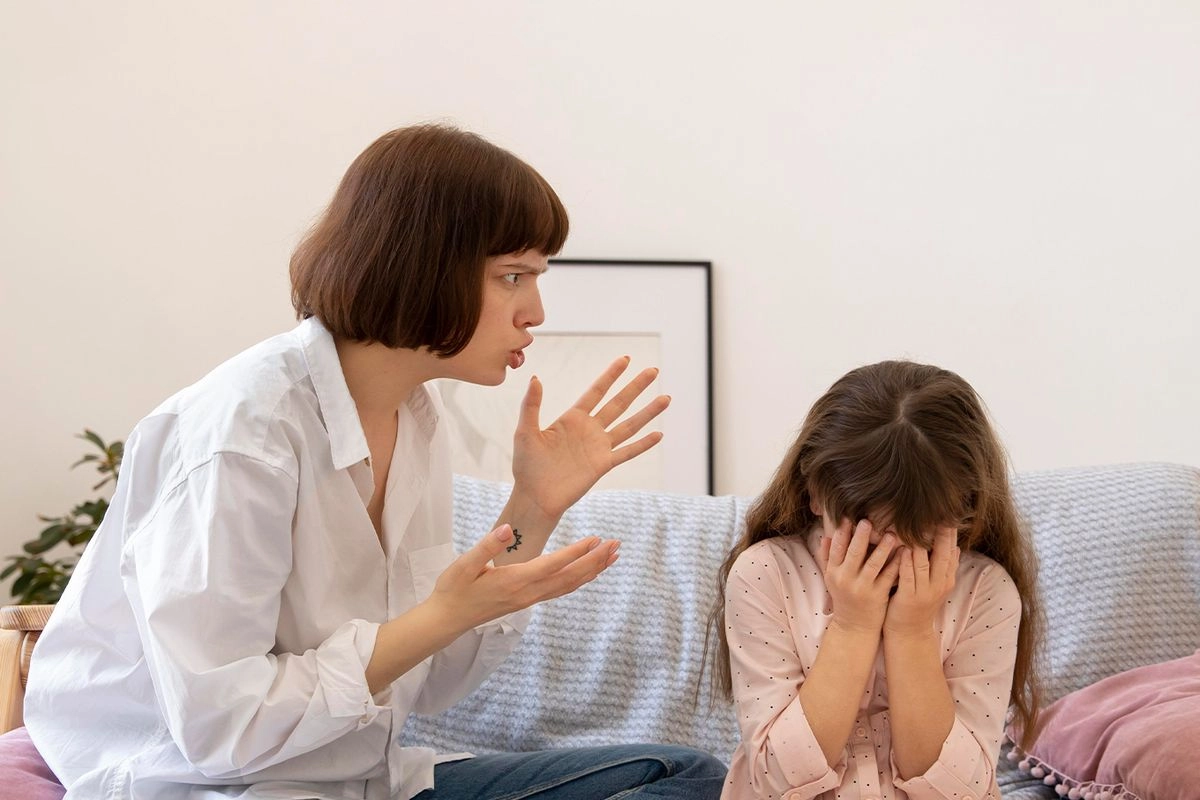 9 Sikap Orangtua yang Bisa Merusak Hubungan dengan Anak, Menurut Psikolog