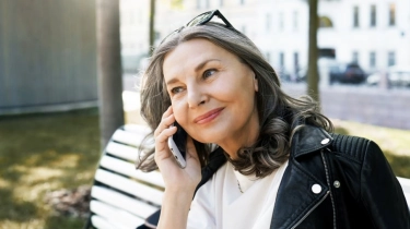 10 Makanan Anti-Aging Terbaik untuk Menjaga Kulit Bercahaya Usia 40-an ke Atas