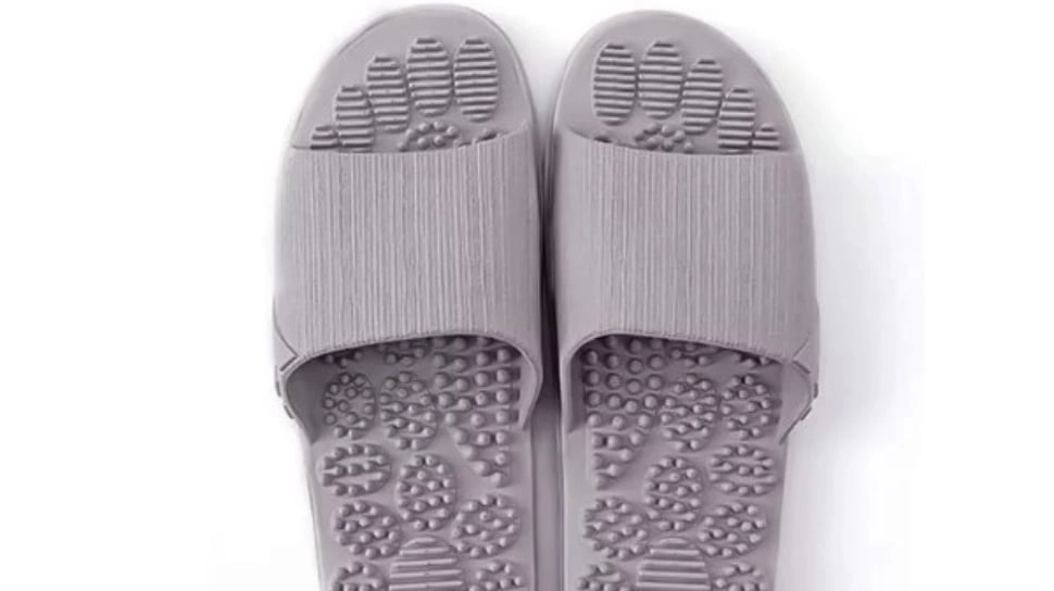 5 Rekomendasi Sandal Empuk Anti Licin untuk Lansia, Nyaman dan Aman Dipakai Harian