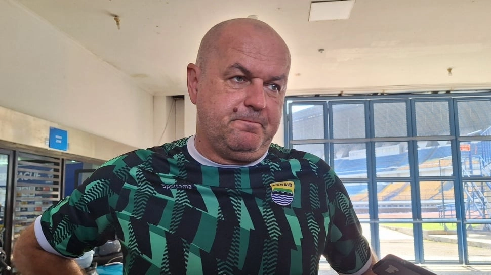 Bojan Hodak Ngeri Komentari Wasit di Laga Persib Bandung vs Persija Jakarta