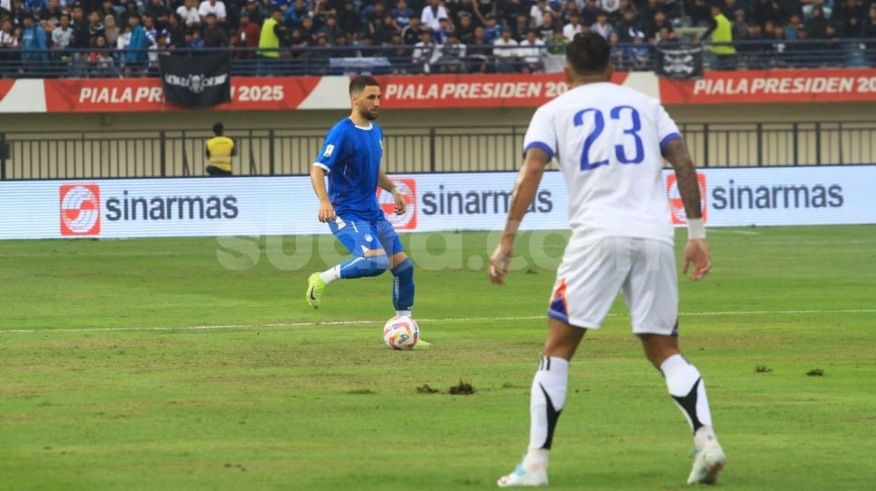 Gengsi Tak Bisa Ditawar, Lucho Pasang Target Tiga Poin dari Persija Jakarta