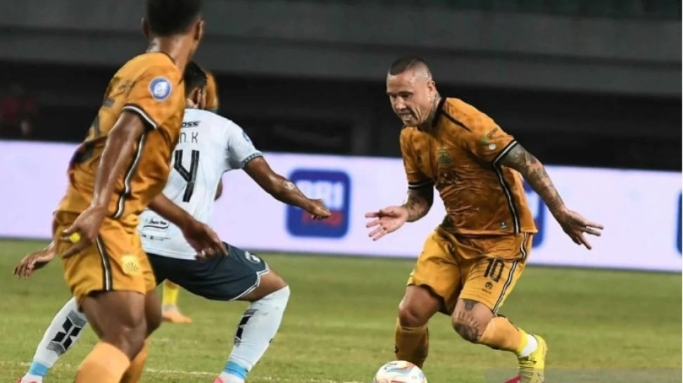 Radja Nainggolan Diincar Klub Super League, Comeback ke Indonesia?