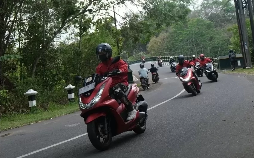Menyatukan Dunia Motor dan Gowes, Jadi Gaya Hidup Baru di Kalangan Bikers