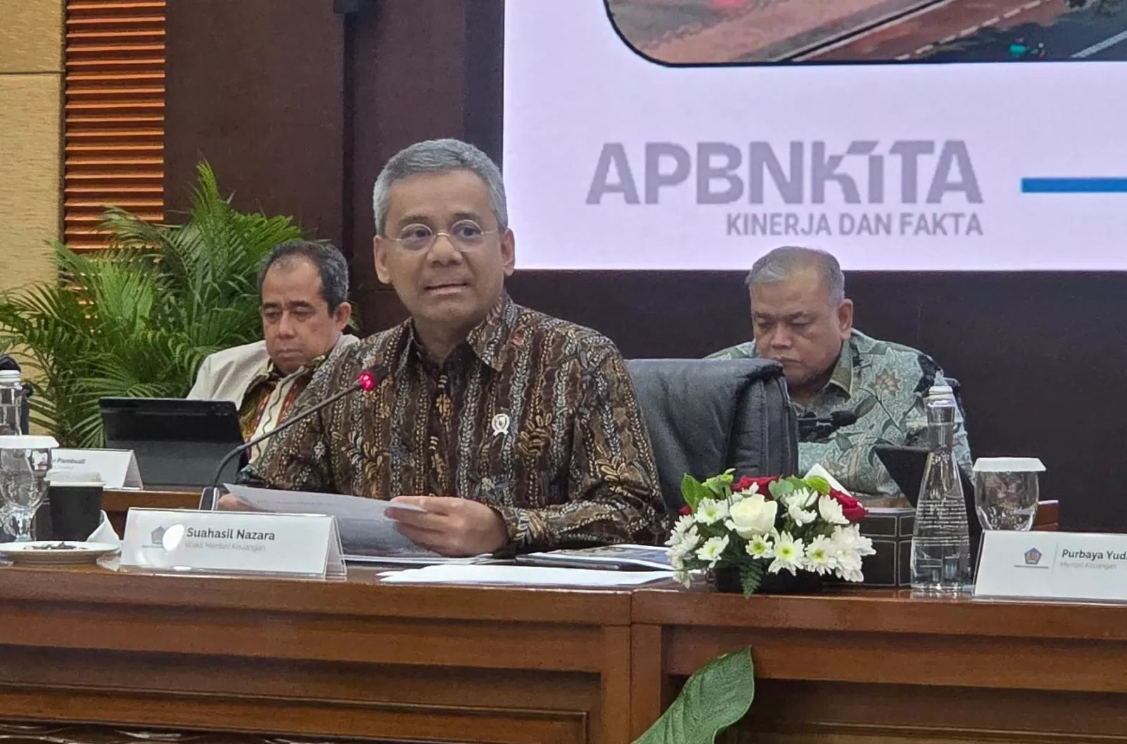 Penerimaan Kepabeanan dan Cukai Tembus Rp 300,3 Triliun, Sawit dan Tembaga Jadi Penyelamat