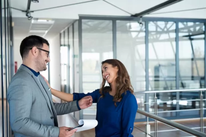 Seni Berwibawa Secara Tenang: 8 Cara Mendapatkan Rasa Hormat Tanpa Menuntut Perhatian