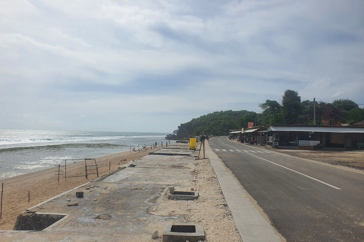 Pantai Sepanjang Gunungkidul Ditata Ulang, Lapak Dibongkar dan Kios Permanen Disempurnakan