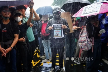 Teror atas Kritik dan Rapuhnya Ruang Demokrasi