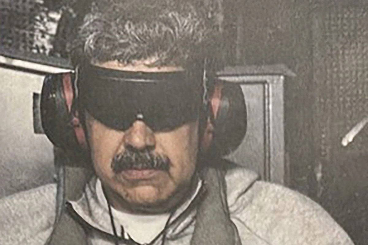 Tracksuit Nike yang Dikenakan Nicolas Maduro Saat Penangkapan Laris Jadi Incaran