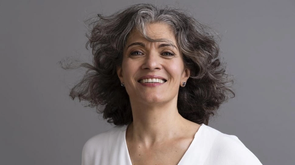 3 Produk Makarizo untuk Menghitamkan Rambut Beruban dan Kembalikan Warna Alami