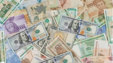 Dolar AS Ganas, Rupiah Terus Merosot ke Level Rp16.832