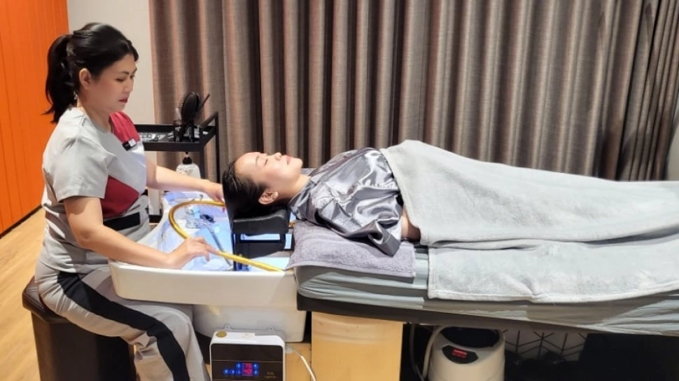 Rahasia Rambut Sehat ala Jepang: Ritual Onsen Kini Hadir di Klinik Estetika Jakarta!