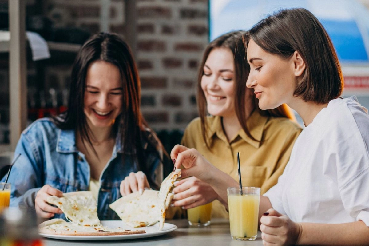 Sulit Menentukan Teman yang Cocok? Coba Kenali 'Brunch Table Theory'