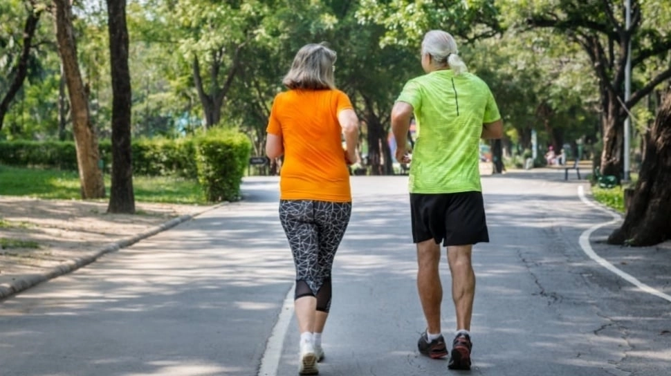 5 Rekomendasi Sepatu untuk Orang Tua Penderita Plantar Fasciitis, Aman dari Nyeri Tumit
