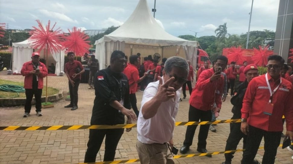 Rocky Gerung Terpantau Turut Hadiri Rakernas PDIP di Ancol