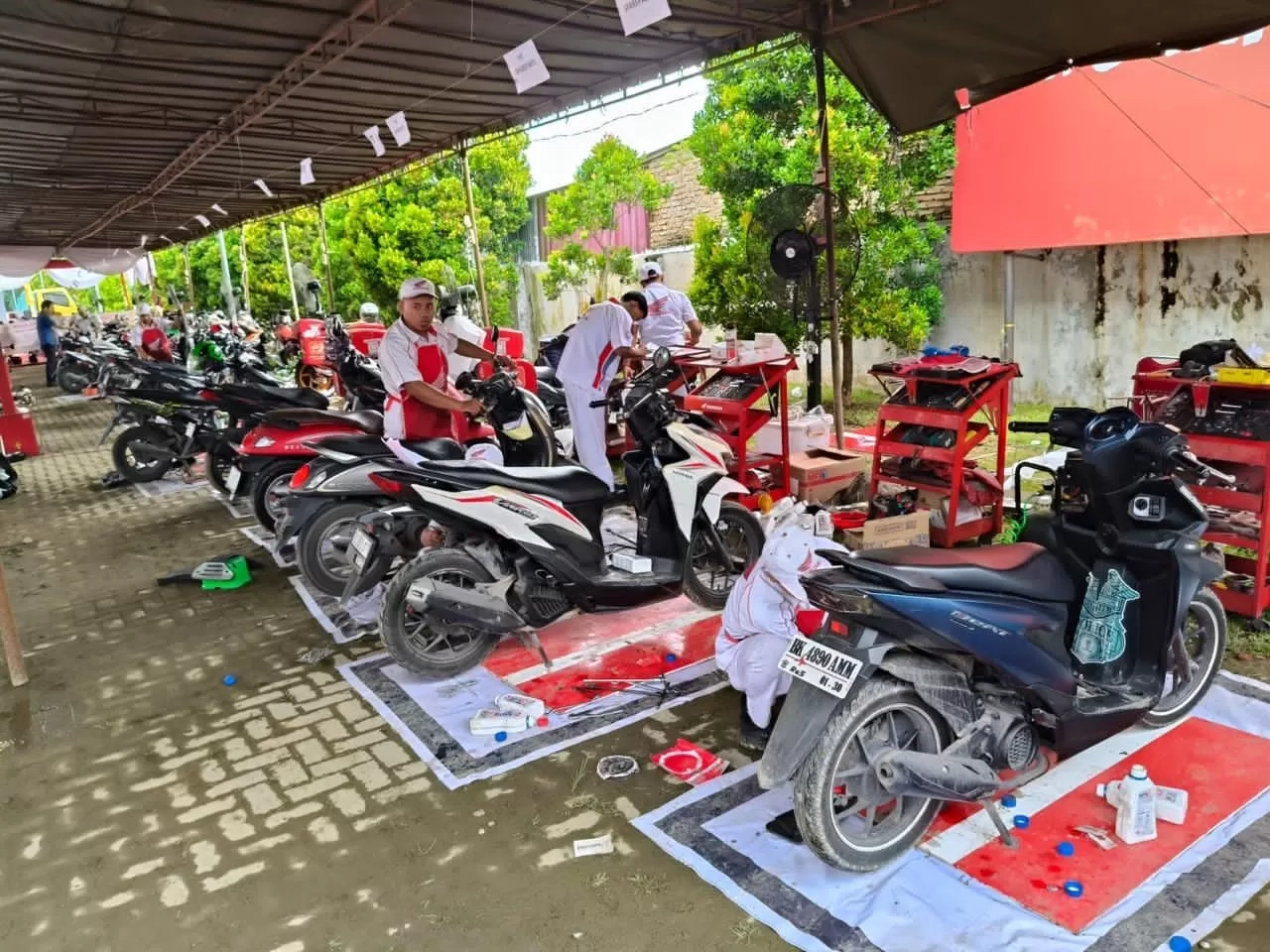 AHM Hadirkan Layanan Service Motor Gratis dan Dukung Pemulihan Bencana di Sumatera