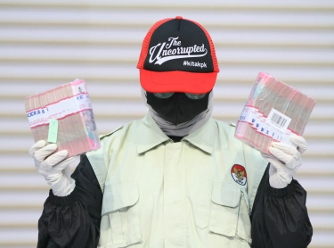 KPK Sita Uang Rp 6,38 Miliar dan Logam Mulia 1,3 Kg, dari OTT Kepala KPP Madya Jakut