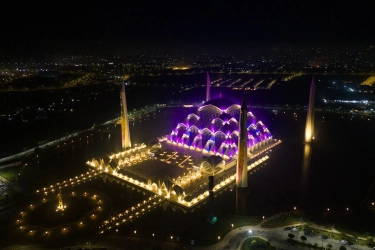 Alasan 2 Waktu Ini Jadi yang Terbaik untuk Mengunjungi Masjid Al Jabbar