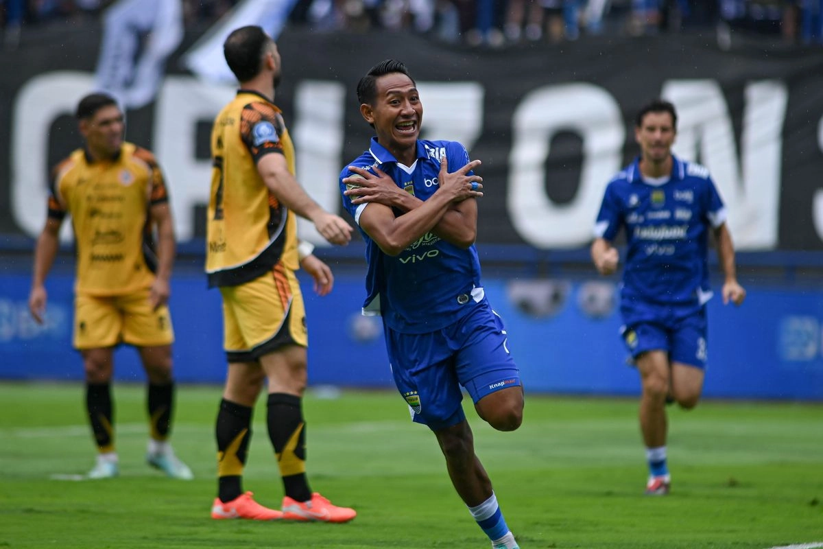 Hasil HT Persib Vs Persija 1-0, Gol Cepat Beckham Jadi Pembeda