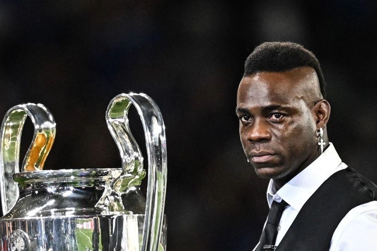Lewat Tiga Kata, Mario Balotelli Resmi Gabung Klub Kasta Kedua Liga UEA