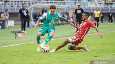 Debut Manis! Bernardo Tavares Bongkar Strategi Kemenangan Persebaya atas Malut United