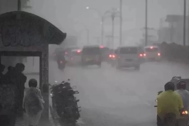 BMKG Peringatkan Cuaca Ekstrem! Jakarta, Surabaya, Bandung, Medan dan Makassar Siaga Banjir dan Petir Hari Ini