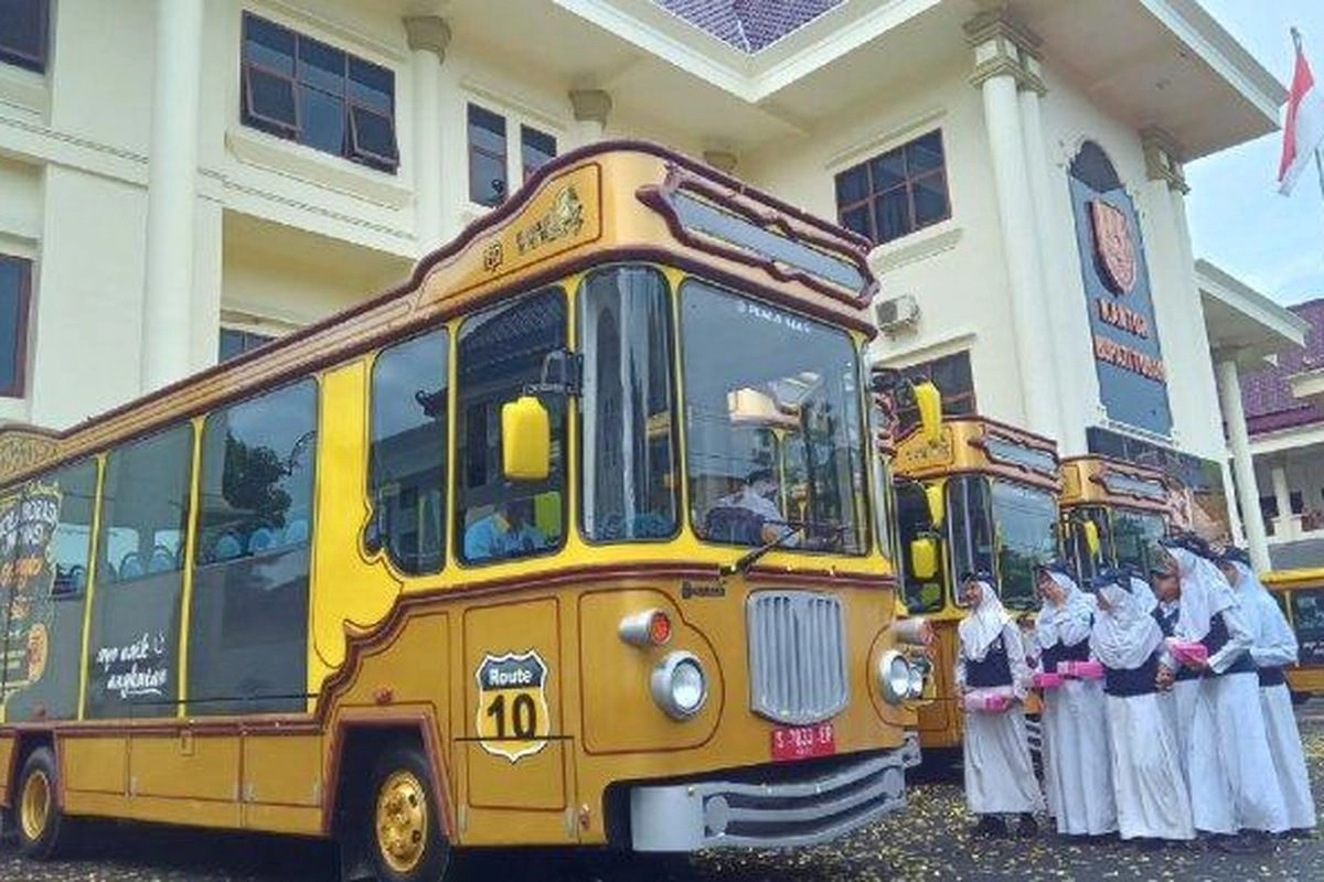 Kemenhub Salurkan 150 Bus Sekolah Sepanjang 2025