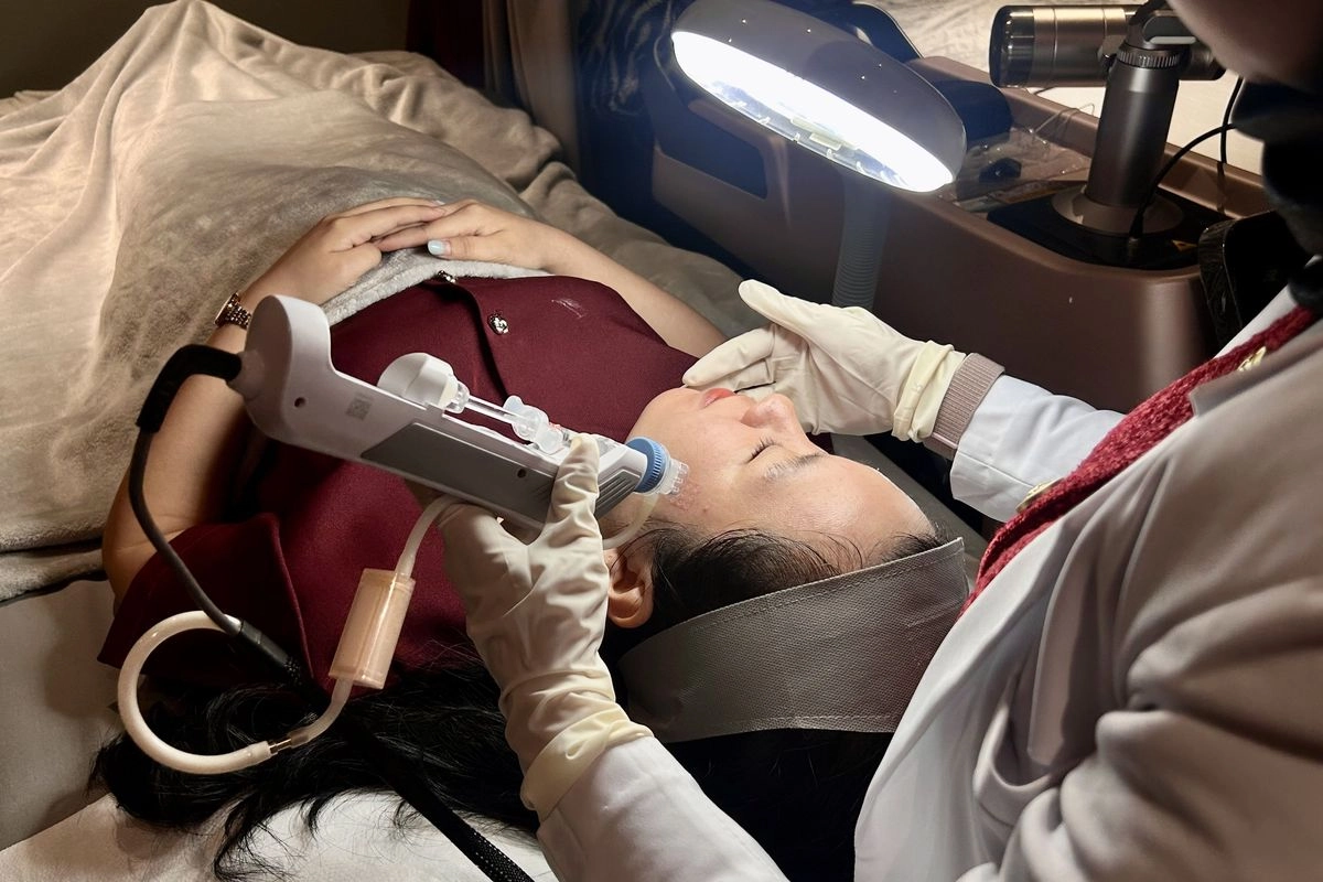 Perawatan DNA Salmon dengan Dermal Injector, Apa Bedanya dengan Suntik Manual?