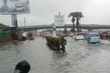 Tol ke Bandara Soekarno-Hatta Banjir, Penumpang Pesawat Diimbau Berangkat Lebih Awal