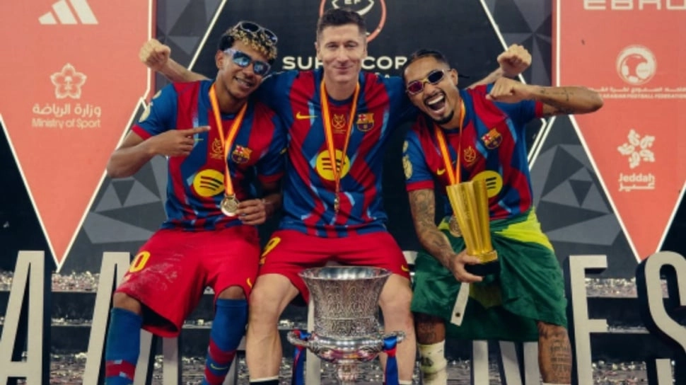 Persembahkan 4 Gelar, Ini Kata-kata Hansi Flick Usai Bawa Barcelona Hajar Real Madrid di Final