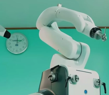 Mengenal Tindakan Robotic Total Knee Replacement untuk Atasi Masalah Nyeri Sendi yang Tak Kunjung Hilang