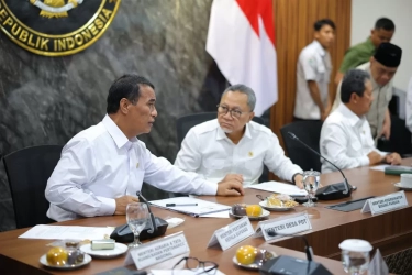 Menko Pangan Apresiasi Terobosan Mentan Amran Turunkan Harga Pupuk Bersubsidi 20 Persen