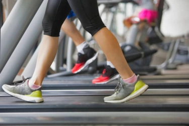 Bukan Cuma Sehat, Olahraga Bisa Bikin Kulit Glowing Menurut Dokter