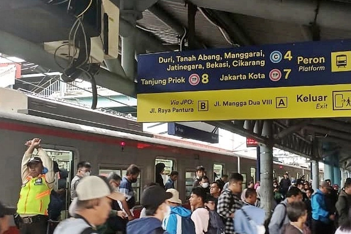 Perjalanan KRL Tanjung Priok dan Cikarang Kembali Normal Pagi Ini