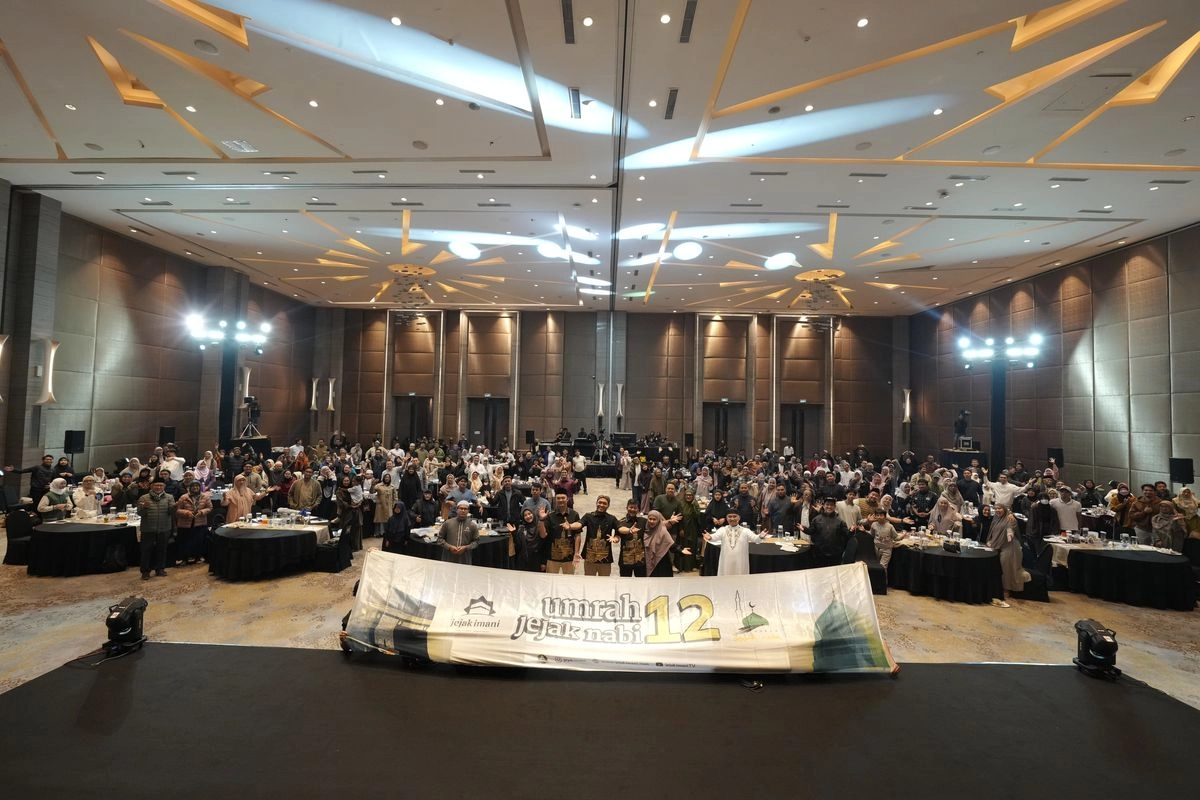 Ustadz H Salim A Fillah Ajak Telusuri Senyum dan Air Mata Rasulullah SAW Bersama jejak imani lewat Umrah Jejak Nabi 12