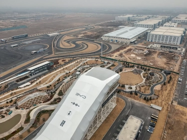 Melihat Langsung Sirkuit Milik BYD di Zhengzhou Tiongkok, Jurnalis Indonesia Jadi Delegasi Pertama Dunia   