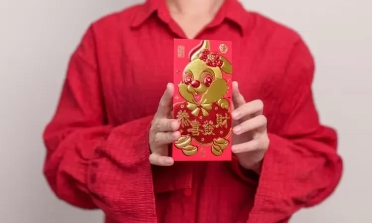 Siapkan Dari Sekarang: Cara Aman Memberi Angpao Imlek untuk Sandwich Generation agar Dompet Tetap Aman
