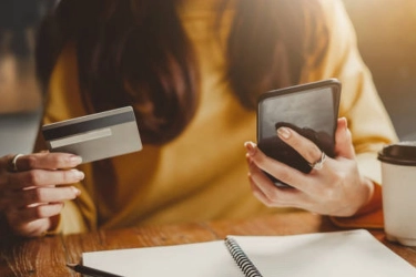 YLKI Sebut Konsumen Sektor Keuangan Paling Banyak buat Aduan, Penagihan Pindar Mendominasi